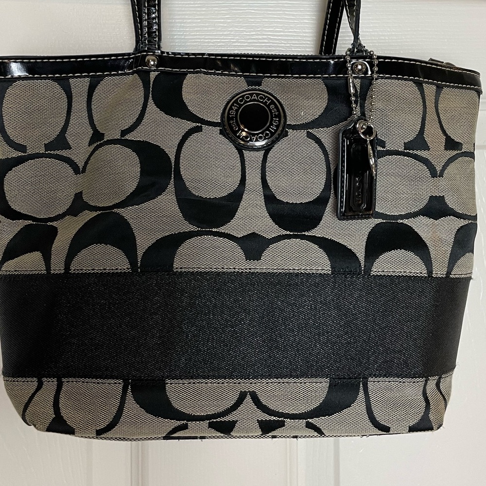 Coach purse - Picture 2 of 4